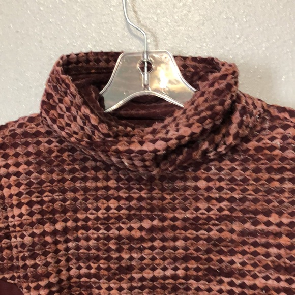 NIKE PRO HyperWarm Turtleneck Women’s Large Burgundy Long Sleeve TOP ONLY - Picture 3 of 15